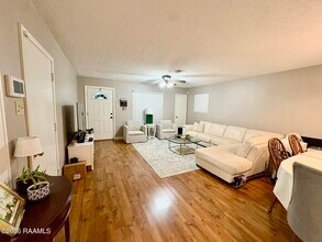 103 Brookwood Cir in Lafayette, LA - Building Photo - Building Photo