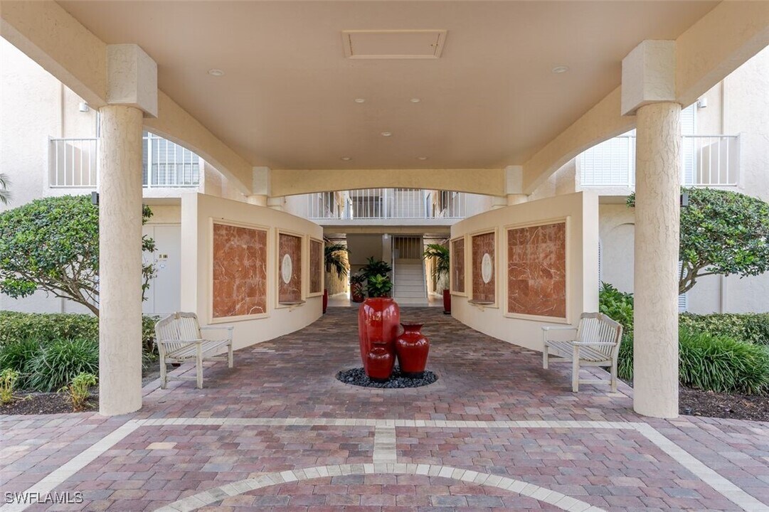 3450 Gulf Shore Blvd N in Naples, FL - Building Photo