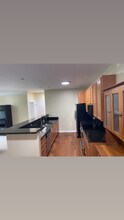 102 Sunset Cir, Unit 103 in Greensboro, NC - Building Photo - Building Photo