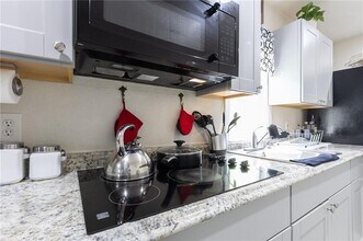 728 Saybrook Cir NW in Lilburn, GA - Building Photo - Building Photo