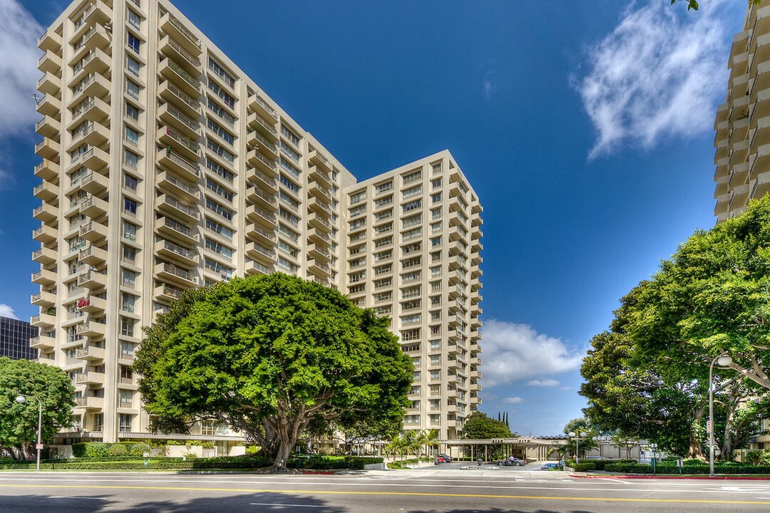2160 Century Park E in Los Angeles, CA - Building Photo