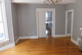 168 River St, Unit 1 in Cambridge, MA - Foto de edificio - Building Photo