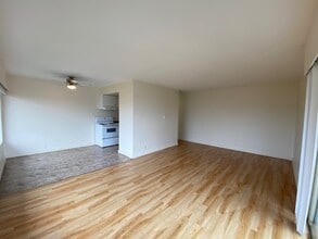 951 Cedar St in Campbell River, BC - Building Photo - Building Photo