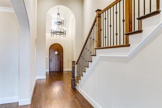 631 Creekway Dr in Irving, TX - Building Photo - Building Photo