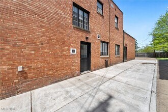 12900 Madison Ave in Lakewood, OH - Building Photo - Building Photo