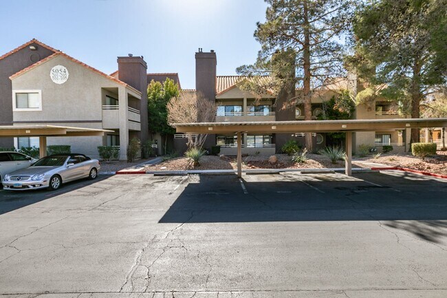 5054 S Rainbow Blvd in Las Vegas, NV - Building Photo - Building Photo