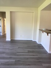 1963 Bonavista Way in Sacramento, CA - Foto de edificio - Building Photo