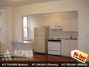 208 Winthrop Rd, Unit 4 in Brookline, MA - Building Photo - Building Photo
