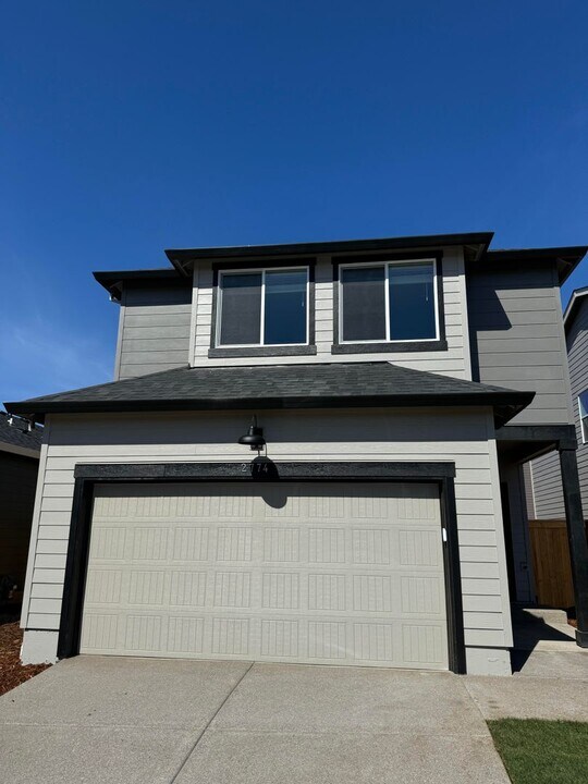 2774 U St in Springfield, OR - Building Photo