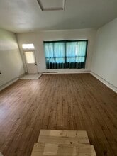 2526 Broadway, Unit Office space and garage in Everett, WA - Building Photo - Building Photo