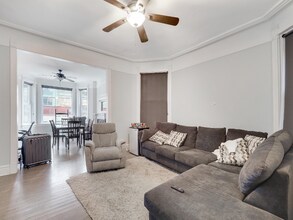 2652 N Halsted St, Unit 2F in Chicago, IL - Building Photo - Building Photo