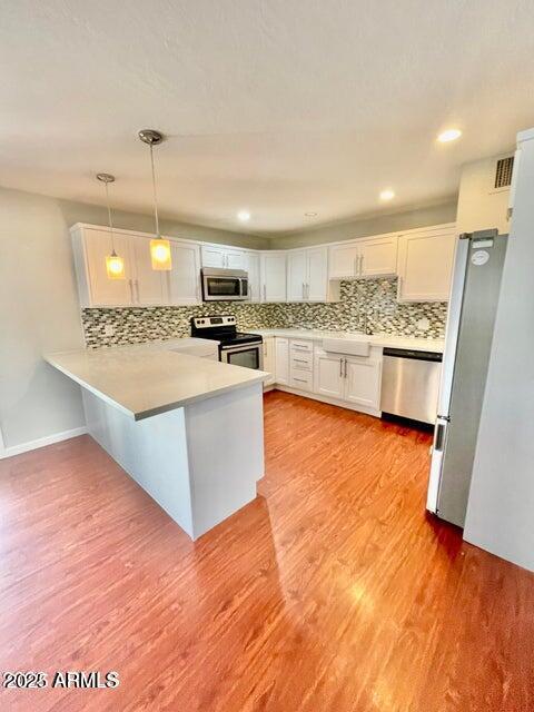 property at 6820 E Moreland St