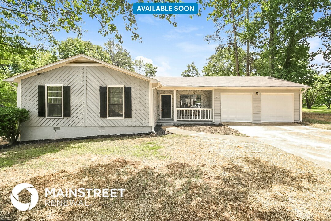 6974 Babbling Brook Dr in Rex, GA - Building Photo