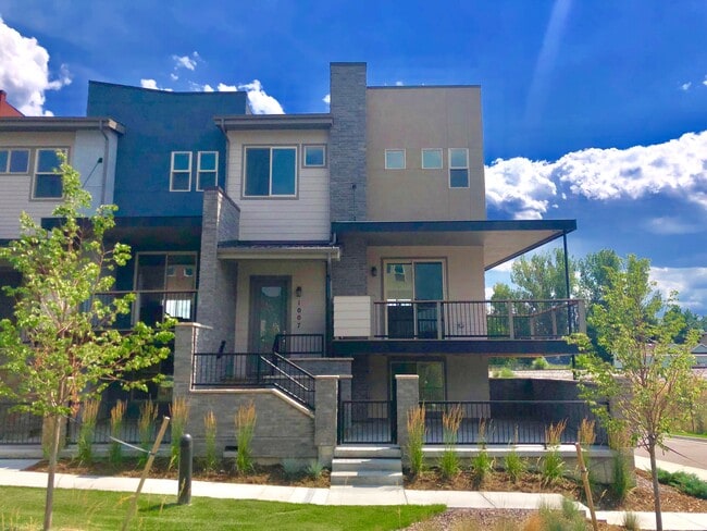 property at 1007 Leonard Ln