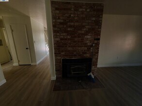 1829 Rosetree Ct in Pleasanton, CA - Foto de edificio - Building Photo