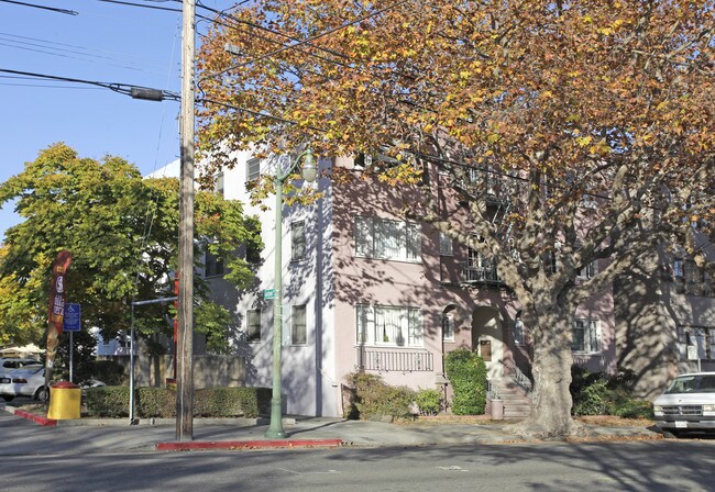 Central Apartments in Alameda, CA - Building Photo - Building Photo