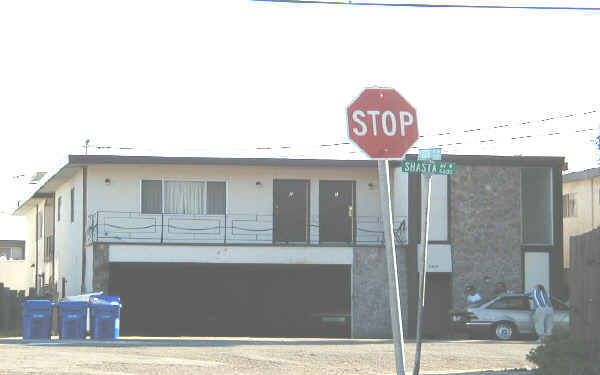 5450 Shasta Ave in San Pablo, CA - Foto de edificio - Building Photo