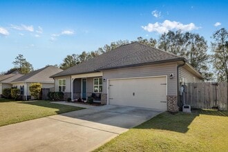 130 Creve Core Dr in Crestview, FL - Building Photo - Building Photo