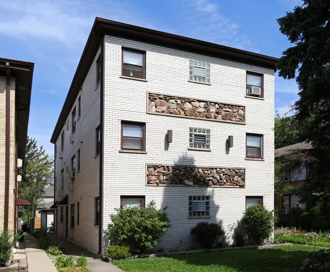 509 Summit Ave in Park Ridge, IL - Foto de edificio - Building Photo