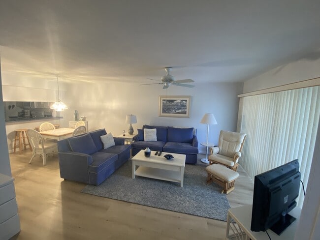 property at 433 Cerromar Ln