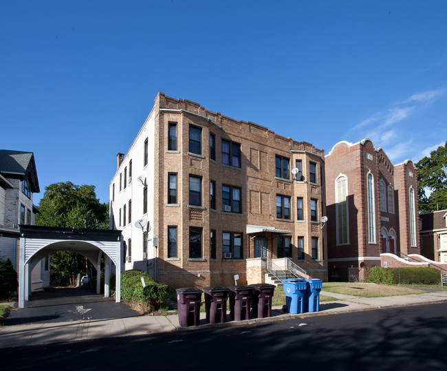 62-66 Winter St in New Britain, CT - Building Photo - Building Photo