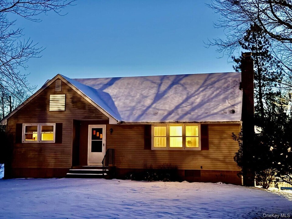 230 Warn Ave in Pine Bush, NY - Building Photo