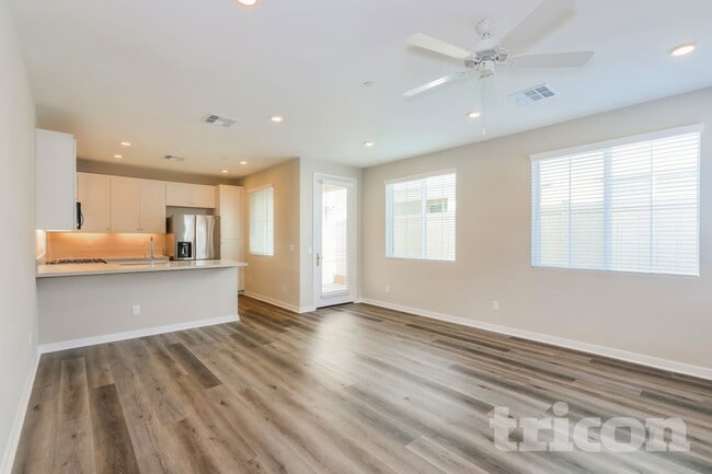 31566 Dwight Dr in Menifee, CA - Foto de edificio - Building Photo