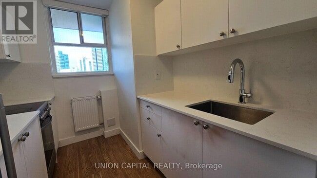 property at 407-230-1230 Oak St