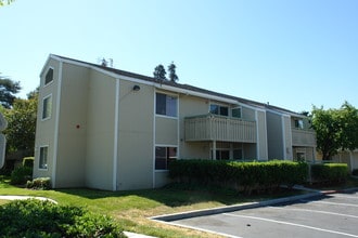 Central Park Condominiums in Fremont, CA - Building Photo - Building Photo
