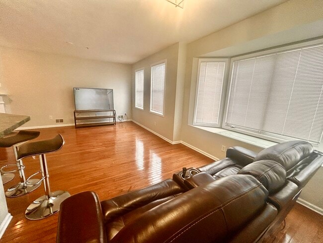 171 Winchester Ct in Clifton, NJ - Foto de edificio - Building Photo