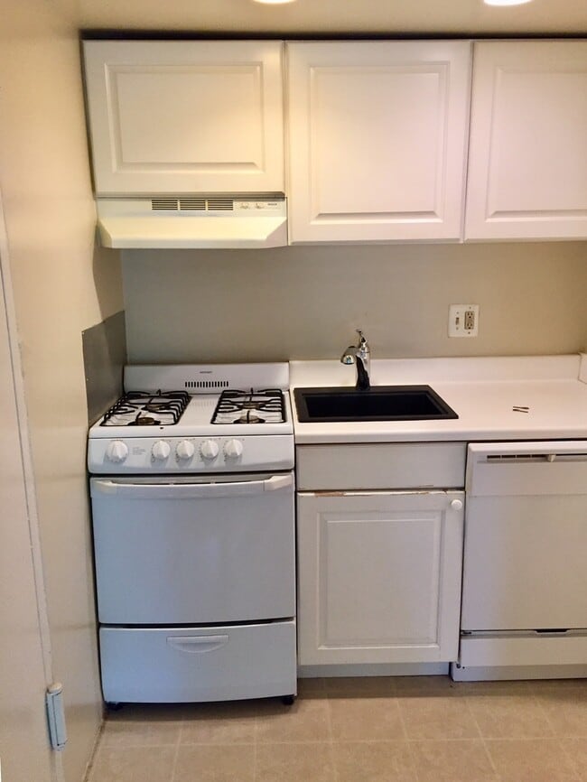 9802 Georgia Ave in Silver Spring, MD - Building Photo - Building Photo