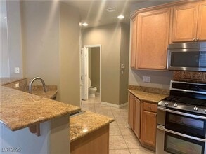 203 Animated Ct in Henderson, NV - Building Photo - Building Photo