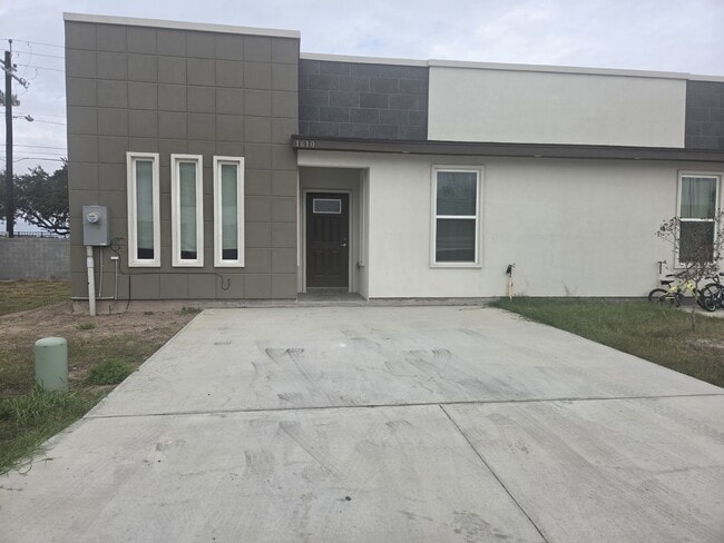 1610 W B St in Mission, TX - Building Photo - Building Photo