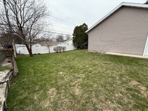 9221 W Morgan Ave in Milwaukee, WI - Building Photo - Building Photo