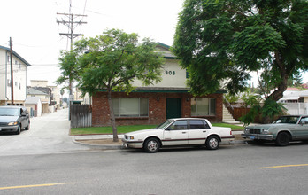 908 E California Ave in Glendale, CA - Building Photo - Building Photo