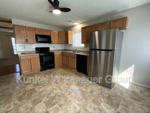 932 Evan Dr in O'Fallon, IL - Building Photo - Building Photo