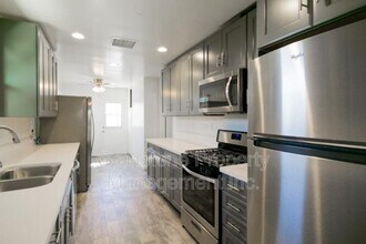 6203 Mesita Dr in San Diego, CA - Building Photo - Building Photo