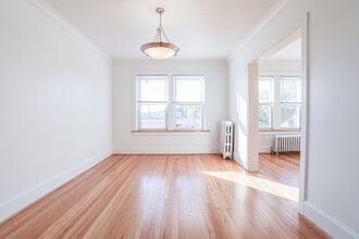 4811 N Ashland Ave in Chicago, IL - Building Photo - Building Photo