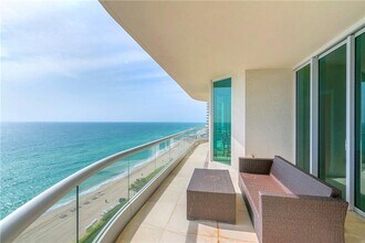 16051 Collins Ave in Sunny Isles Beach, FL - Building Photo - Building Photo