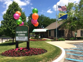 Stone Pointe Village in Fort Wayne, IN - Building Photo - Building Photo