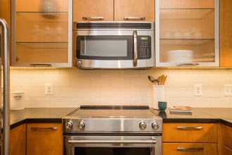 The DeSoto Apartments in Washington, DC - Foto de edificio - Interior Photo