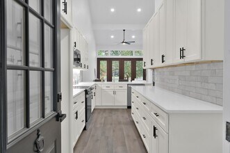 62 April Village in Montgomery, TX - Building Photo - Building Photo