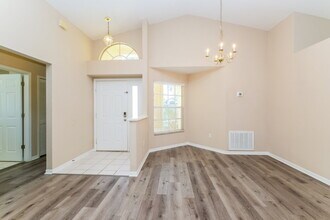 28246 Tall Grass Dr in Zephyrhills, FL - Foto de edificio - Building Photo