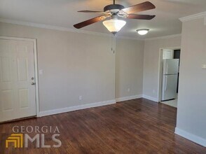 2367 Cascade Rd-Unit -B7 in Atlanta, GA - Building Photo - Building Photo