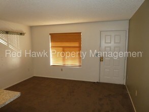 461 W Holmes Ave-Unit -372 in Mesa, AZ - Building Photo - Building Photo