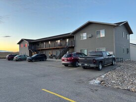 727 Mustang Dr in Belle Fourche, SD - Building Photo