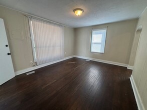 1028 E Blaine St in Springfield, MO - Building Photo - Building Photo