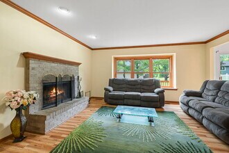 630 Maple Ct in Elburn, IL - Building Photo - Building Photo