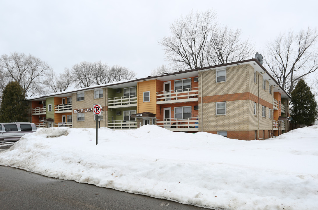 Maple Lane Apartments in Fridley, MN - Foto de edificio