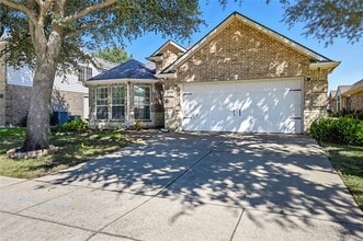 11600 Winding Brook Dr in Fort Worth, TX - Building Photo - Building Photo